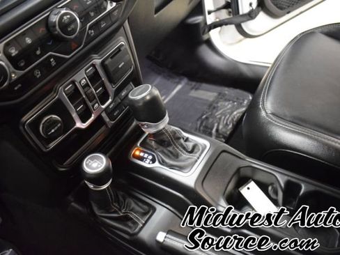 Used 2020 Jeep Gladiator Overland image 21