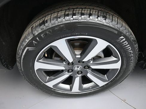 Used 2024 Honda Pilot Touring image 12