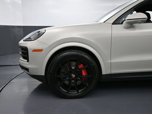 Certified 2026 Porsche Cayenne S AWD/4WD image 12