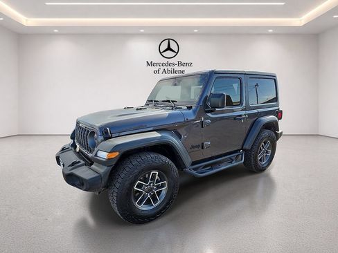 Used 2025 Jeep Wrangler Sport AWD/4WD image 2