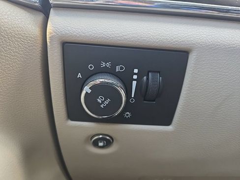 Used 2015 Jeep Grand Cherokee Limited AWD/4WD image 12