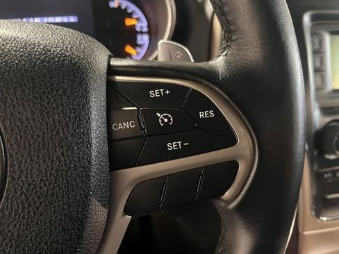 Used 2016 Jeep Grand Cherokee Laredo w/ Quick Order Package 23E image 26