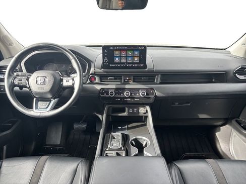 Used 2023 Honda Pilot Touring image 13
