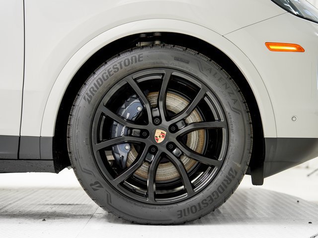 Certified 2026 Porsche Cayenne AWD/4WD image 28
