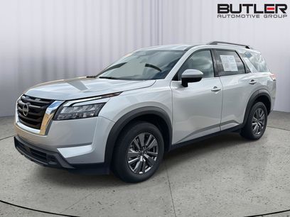 Used 2025 Nissan Pathfinder SV