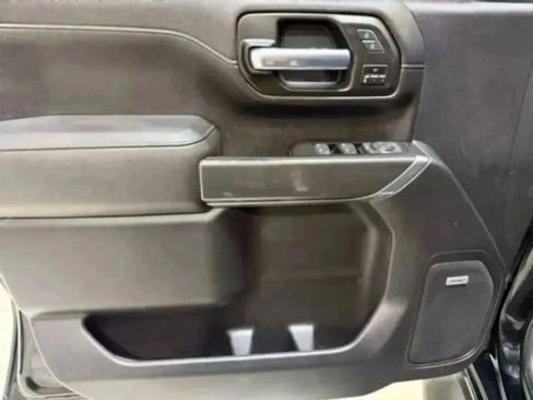 Used 2020 GMC Sierra 2500 AT4 w/ AT4 Premium Package image 9