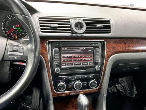 Used 2012 Volkswagen Passat 2.5 SEL FWD image 5