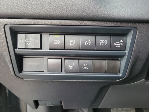 Used 2025 Toyota Tundra Limited image 21