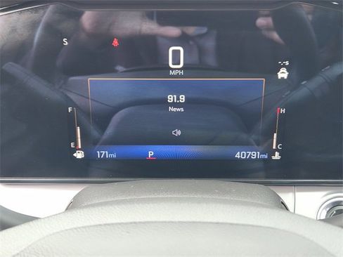 Certified 2024 Chevrolet Trax LT w/ Sunroof Package image 17