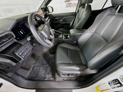 Certified 2025 Toyota 4Runner Limited AWD/4WD image 27
