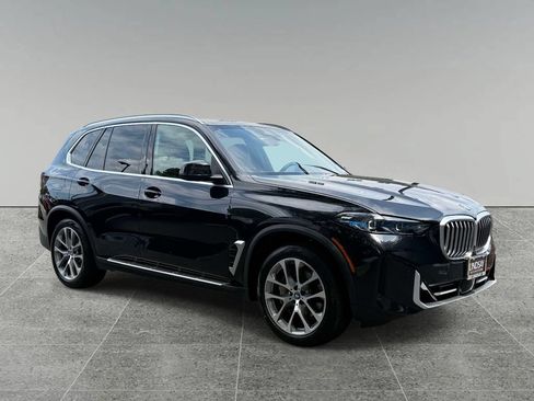 Used 2025 BMW X5 xDrive50e AWD/4WD image 9