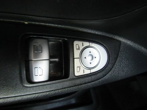 Used 2022 Mercedes-Benz Metris image 24