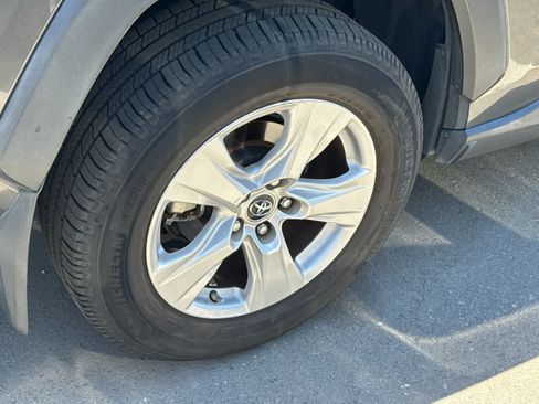 Used 2019 Toyota RAV4 XLE w/ Convenience Package AWD/4WD image 12