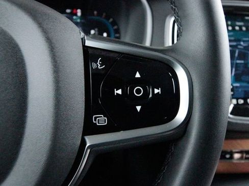 Certified 2025 Volvo XC90 B6 Plus w/ Protection Package Premier image 12