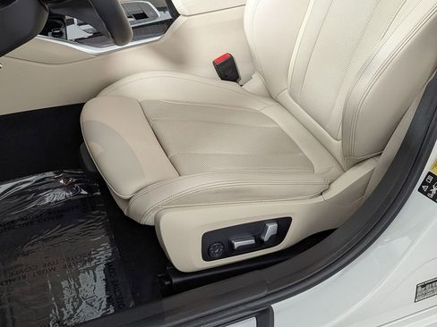 Certified 2022 BMW 330i xDrive Sedan w/ Premium Package 2 AWD/4WD image 20