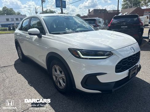 Used 2024 Honda HR-V LX image 1