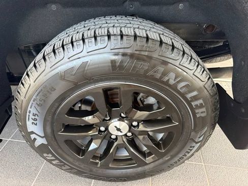 Used 2020 Chevrolet Silverado 1500 RST AWD/4WD image 6