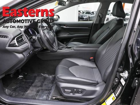 Used 2024 Toyota Camry SE image 14