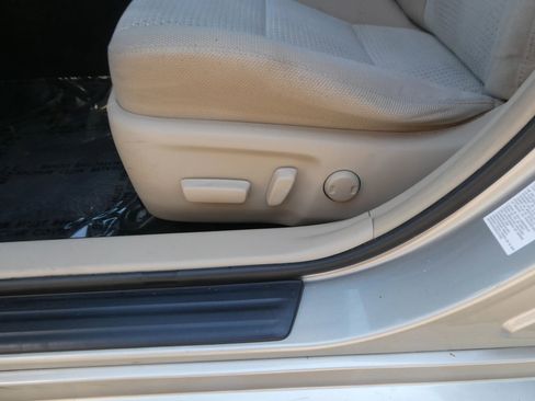 Used 2013 Toyota Camry FWD image 15