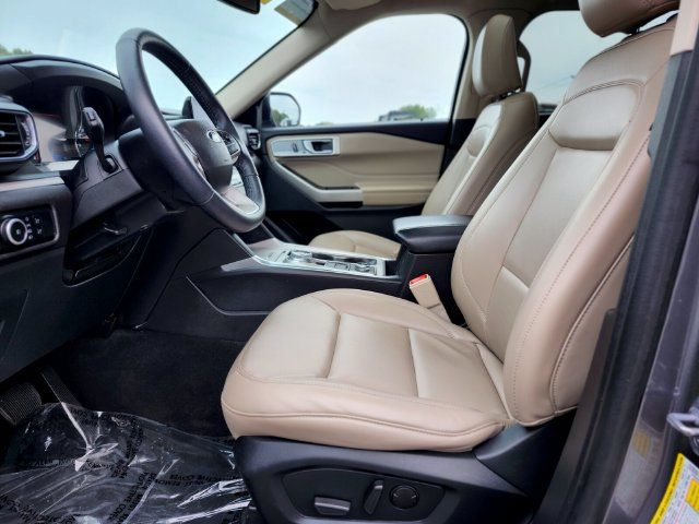 Certified 2023 Ford Explorer XLT w/ Equipment Group 202A AWD/4WD image 19