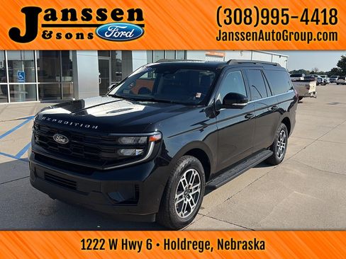 Used 2025 Ford Expedition Max Active AWD/4WD image 2