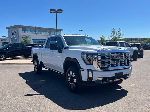 Certified 2026 GMC Sierra 3500 Denali w/ Denali Reserve Package AWD/4WD image 8