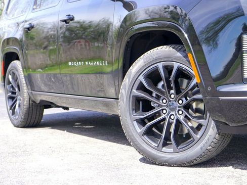 New 2026 Jeep Grand Wagoneer L Summit AWD/4WD image 3