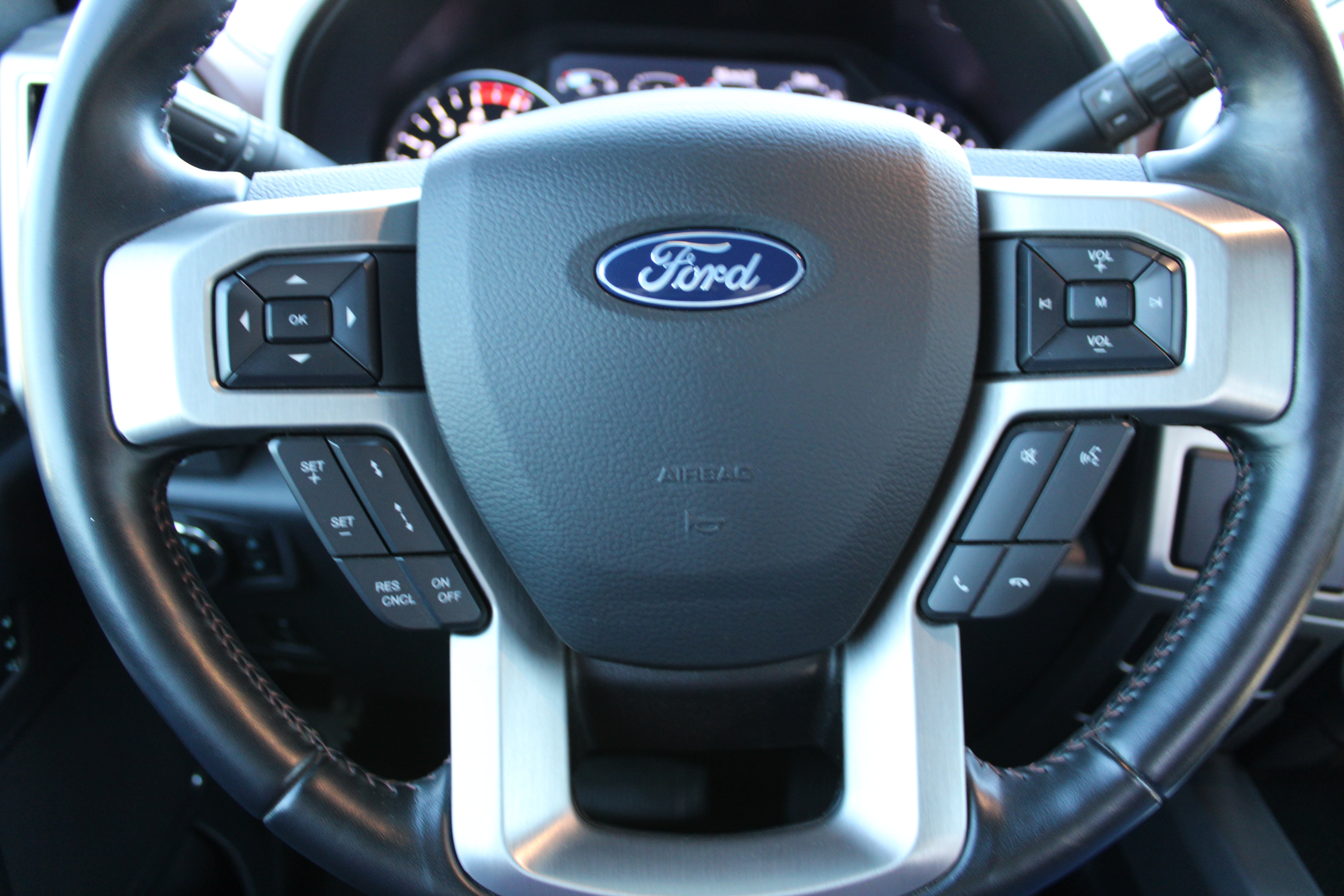 Used 2022 Ford F450 Platinum w/ FX4 Off-Road Package AWD/4WD image 30
