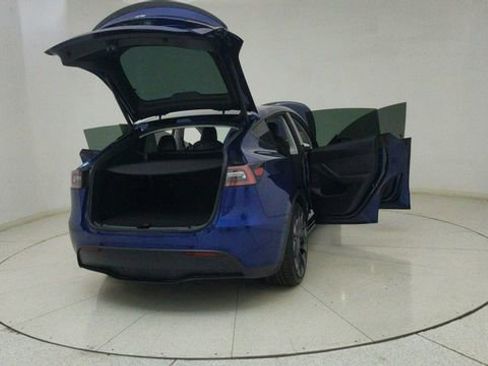 Used 2024 Tesla Model Y Performance image 71