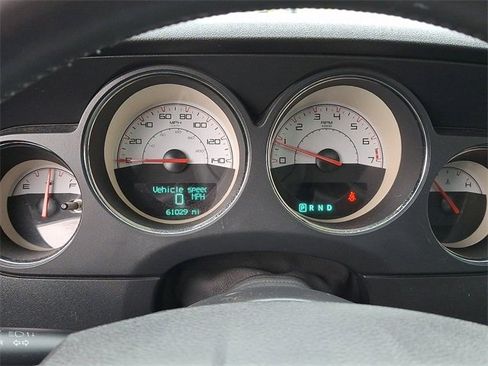 Used 2014 Dodge Challenger SXT image 19