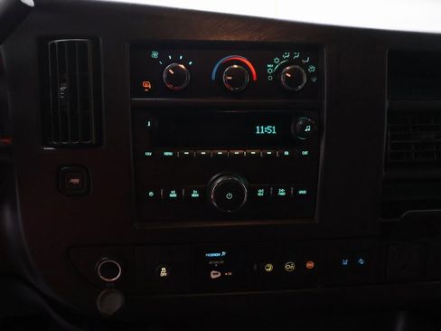 Used 2020 Chevrolet Express 3500 w/ Driver Convenience Package image 20