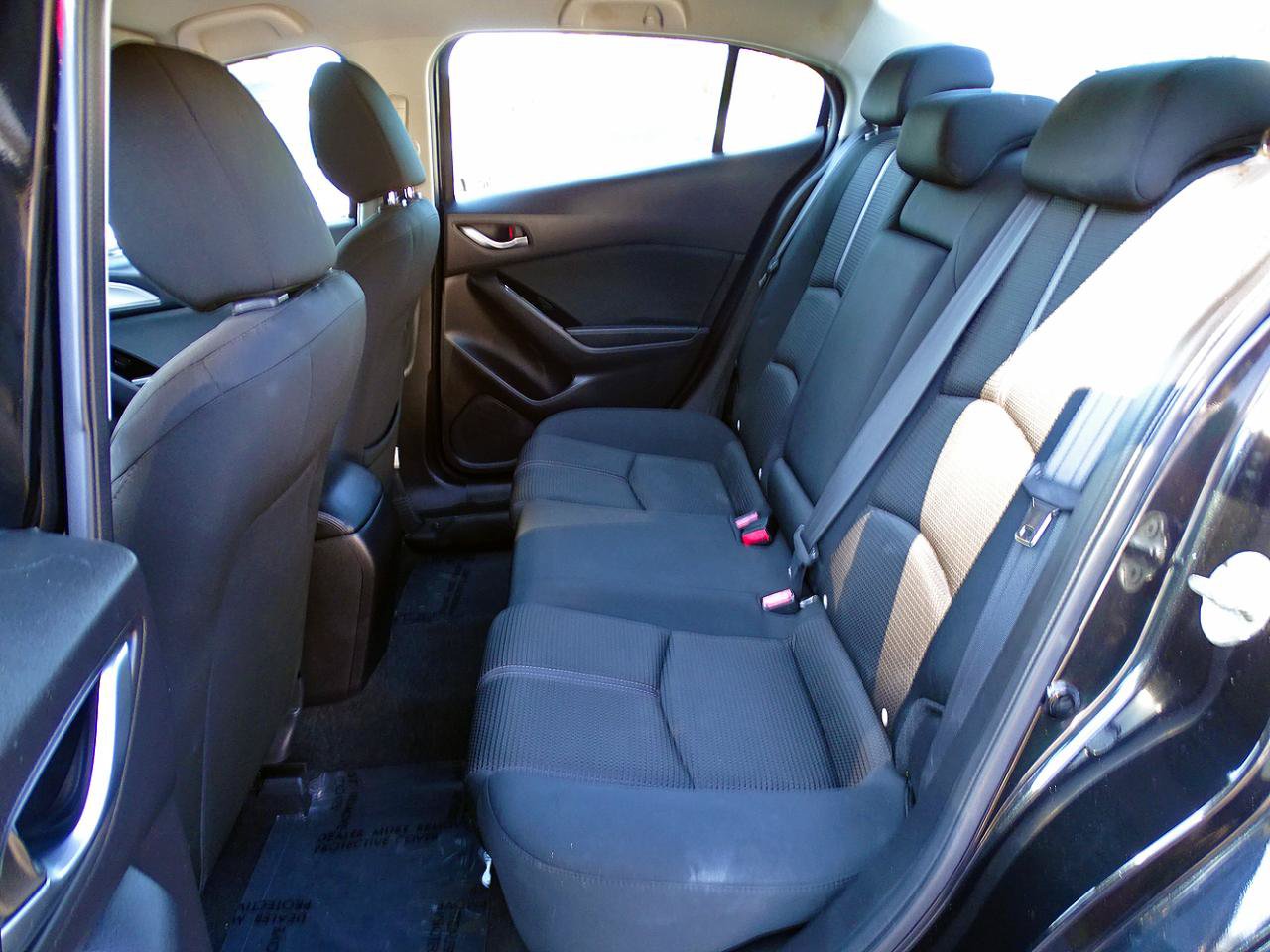 Used 2018 MAZDA MAZDA3 Sport w/ Preferred Equipment Package FWD image 20