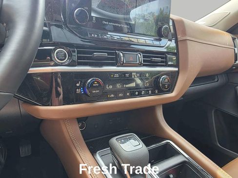 Used 2023 Nissan Pathfinder Platinum w/ Lighting Package (N93) AWD/4WD image 17