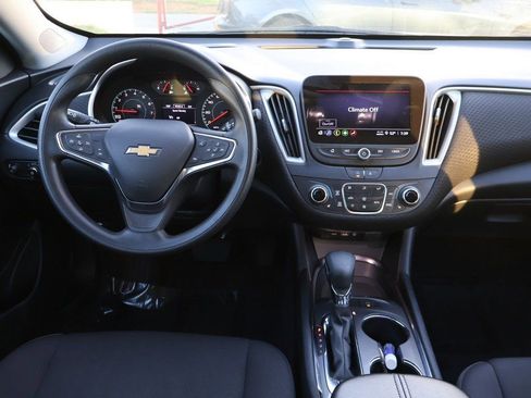 Used 2024 Chevrolet Malibu LT FWD image 39