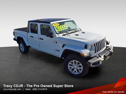 Used 2023 Jeep Gladiator Sport