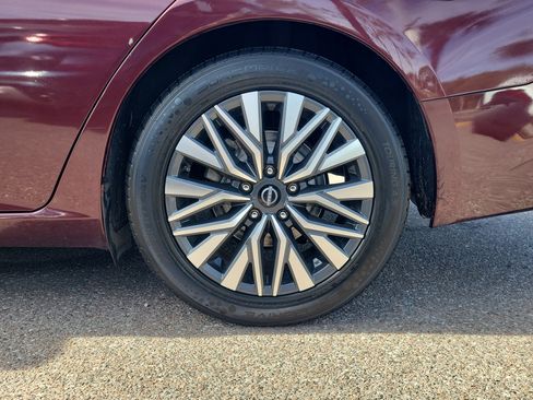 Certified 2024 Nissan Altima 2.5 SV image 7