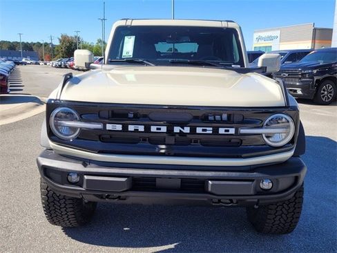 New 2025 Ford Bronco Outer Banks w/ Sasquatch Package image 2