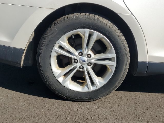 Used 2016 Ford Taurus SEL w/ Equipment Group 201A FWD image 5