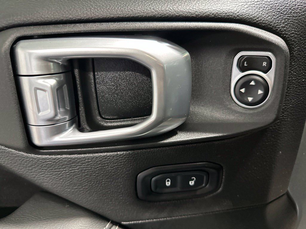 Used 2021 Jeep Gladiator Overland w/ LED Lighting Group AWD/4WD image 13