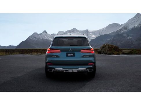 New 2026 BMW X5 xDrive50e w/ Premium Package image 5