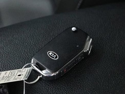 Used 2019 Kia Forte LXS FWD image 31