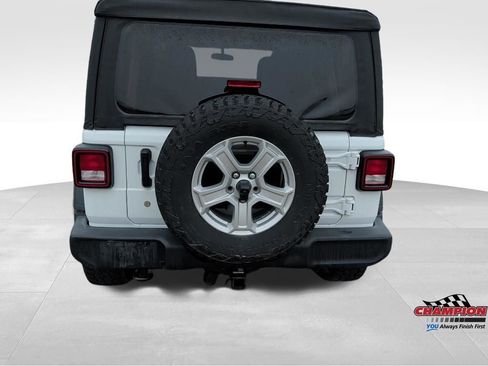 Used 2018 Jeep Wrangler Unlimited Sport S image 29