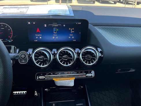 New 2026 Mercedes-Benz GLA 250 image 18