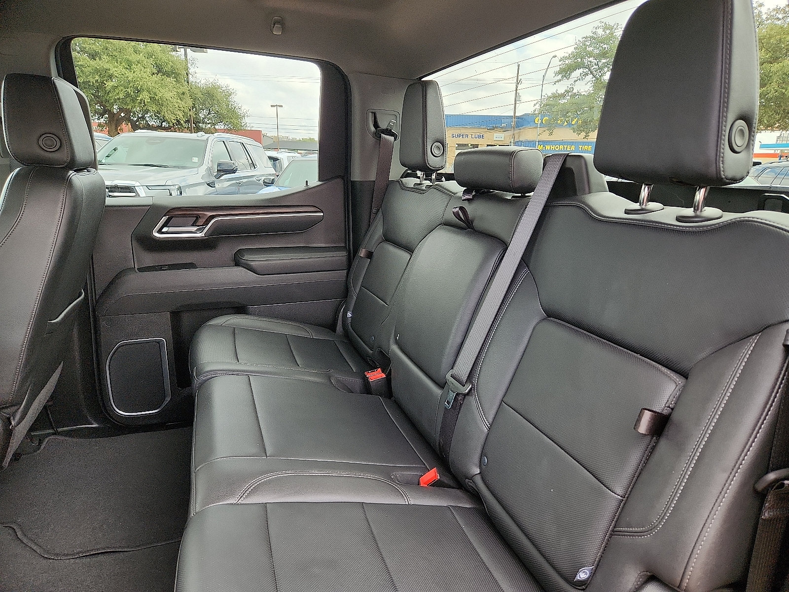 Used 2025 GMC Sierra 1500 SLT AWD/4WD image 13