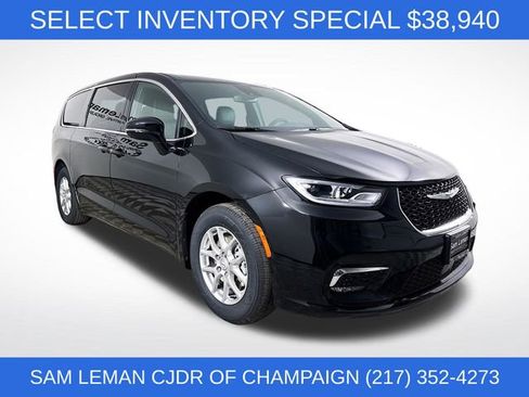 New 2026 Chrysler Pacifica Select FWD image 1