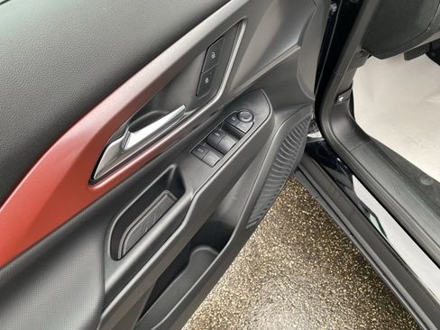 New 2025 Chevrolet Equinox EV RS image 10