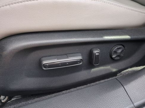 Used 2018 Honda Accord Touring image 16