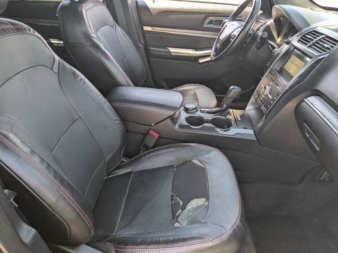 Used 2018 Ford Explorer Sport w/ Equipment Group 401A AWD/4WD image 11