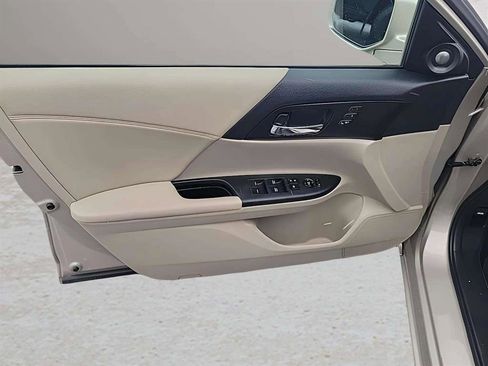 Used 2015 Honda Accord EX-L image 17