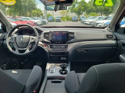 Used 2023 Honda Ridgeline Sport image 2
